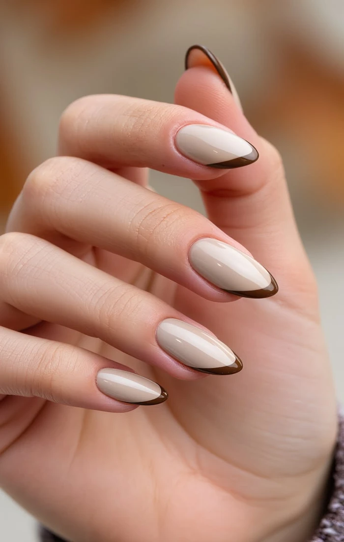 Classy almond fall nails in nude and rich autumn brown shades Classy almond fall nails in nude and rich autumn brown shades